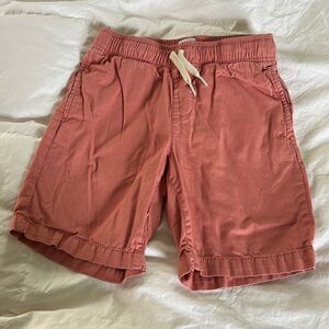 Old navy kids twill shorts. Like new! Salmon color, size S (6-7).